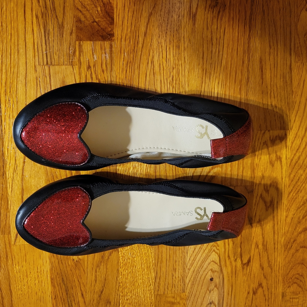 Yosi Samra Black Flats with Glitter Red Heart NWOT